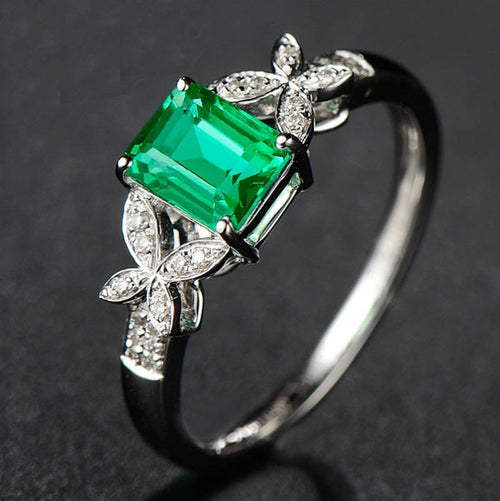 0.7ct Natural Emerald Ring in 18k Gold - Luzilly Bridal & Apparel