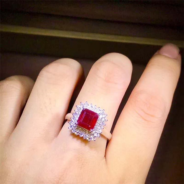 1.9ct Natural Ruby Ring in 18k Gold - Luzilly Bridal & Apparel