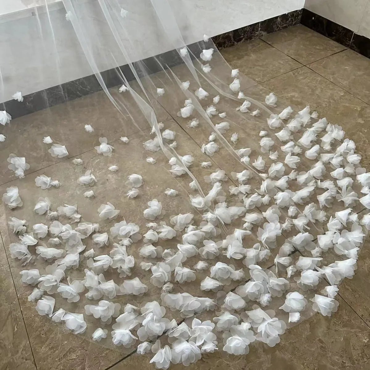 3D Floral Lace Petal Cathedral Wedding Veil - Luzilly Bridal & Apparel