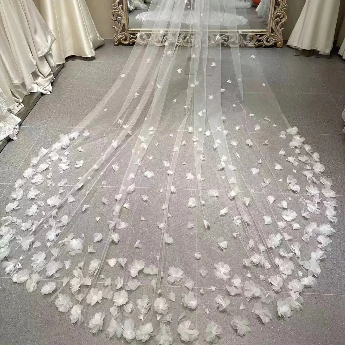 3D Floral Lace Petal Cathedral Wedding Veil - Luzilly Bridal & Apparel
