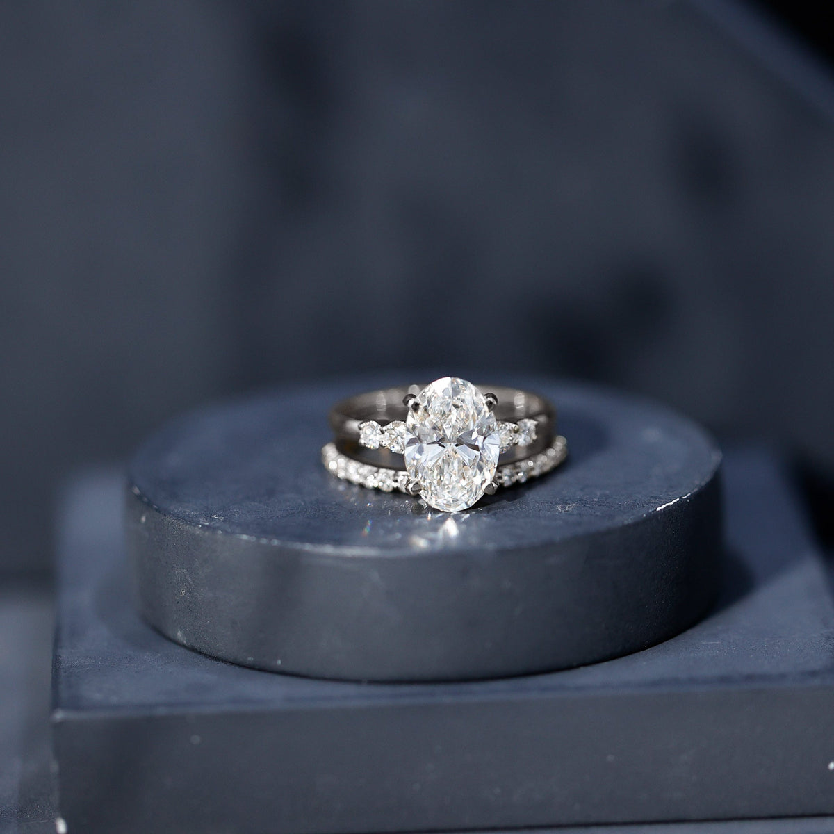 4 Carat Oval Wedding Ring Set with IGI Certified Lab Grown Diamond - Luzilly Bridal & Apparel