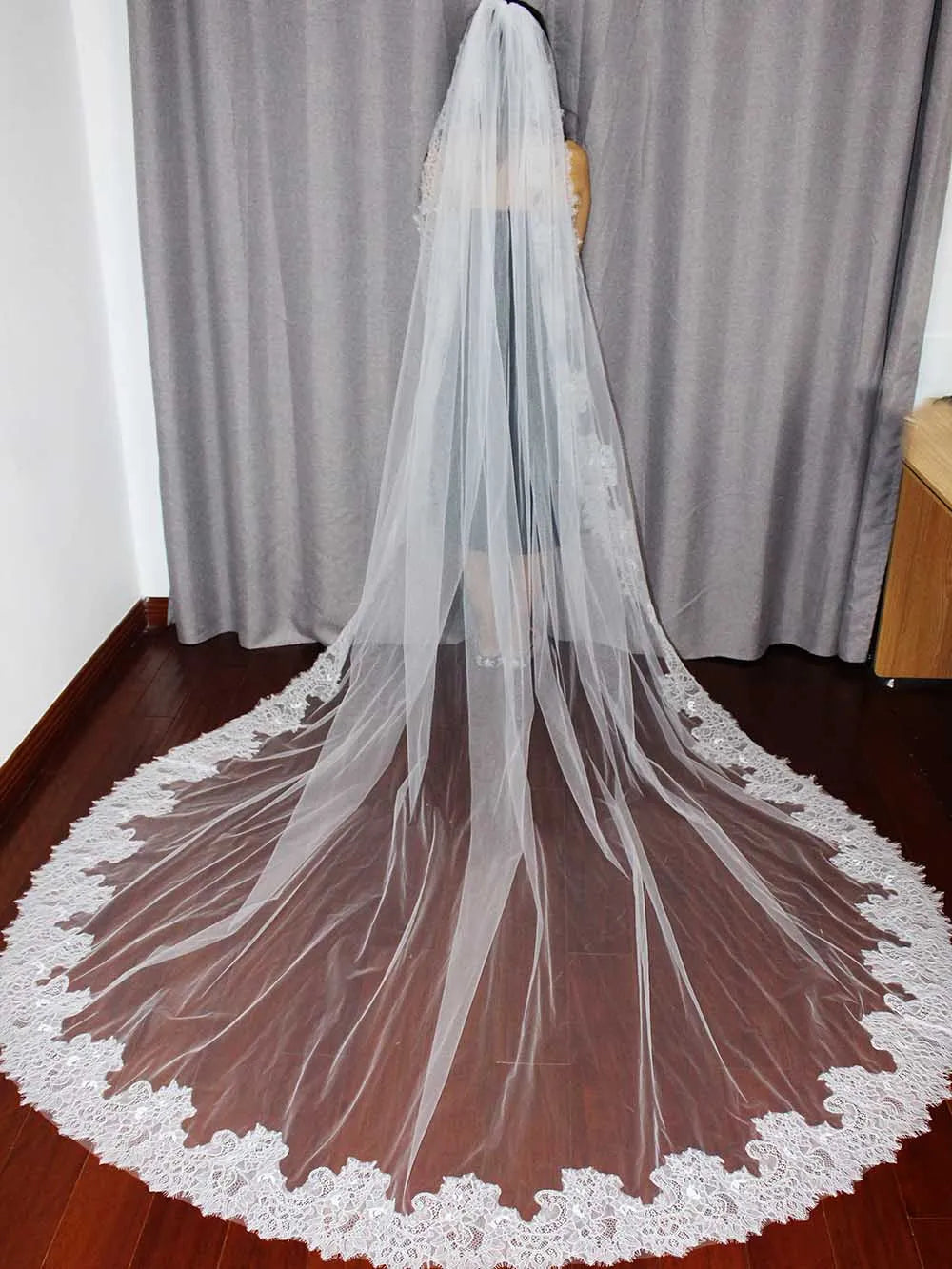 Customized Elegant Long Wedding Veil with Eyelash Lace, Single Tier 2.5m/3m/3.5m Ivory Wedding Veil with Comb, Lace Bridal Veil