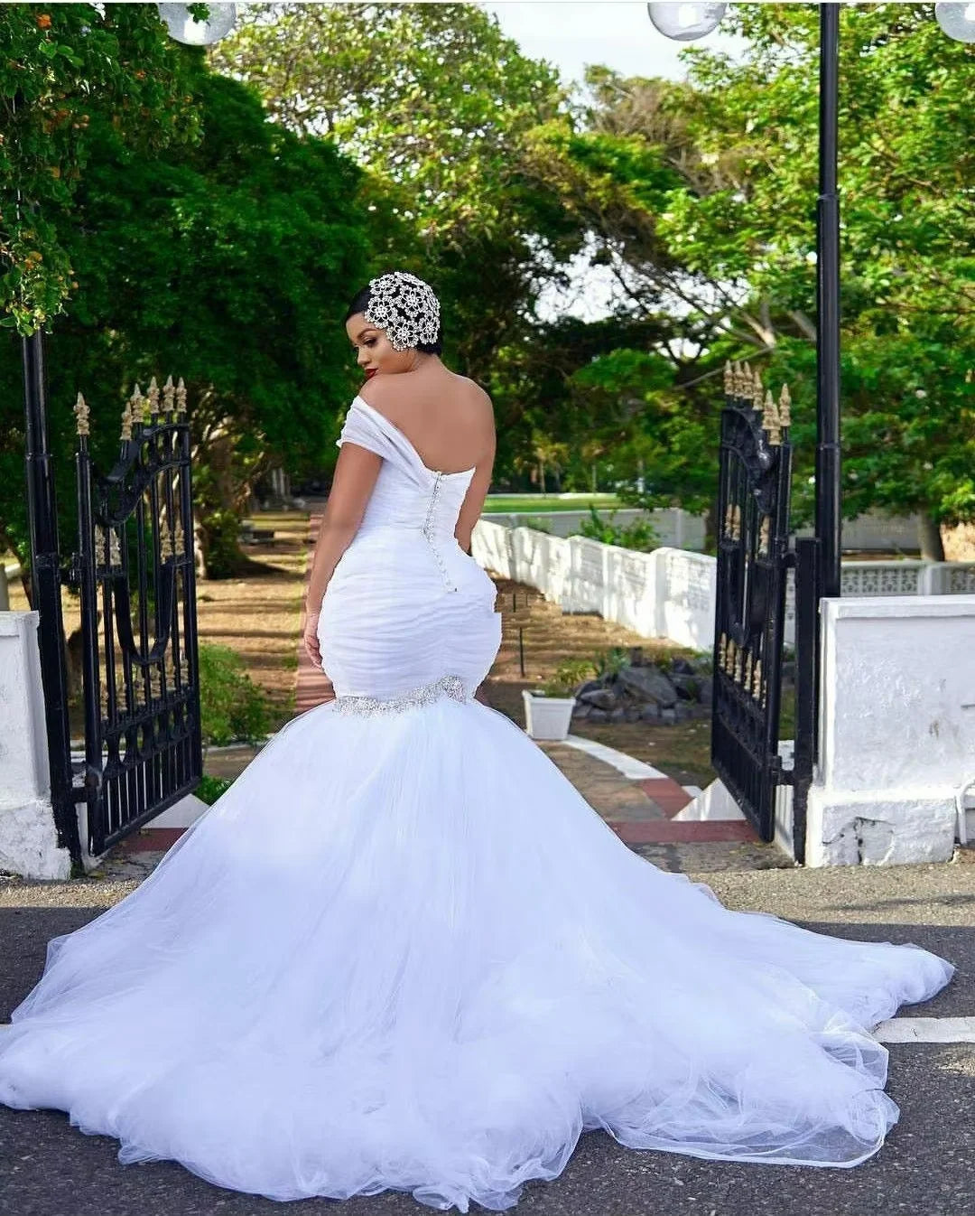 African Luxury Appliques Lace Plus Size Black Vestido De Noiva Mermaid Bridal Wedding Gowns MWA516