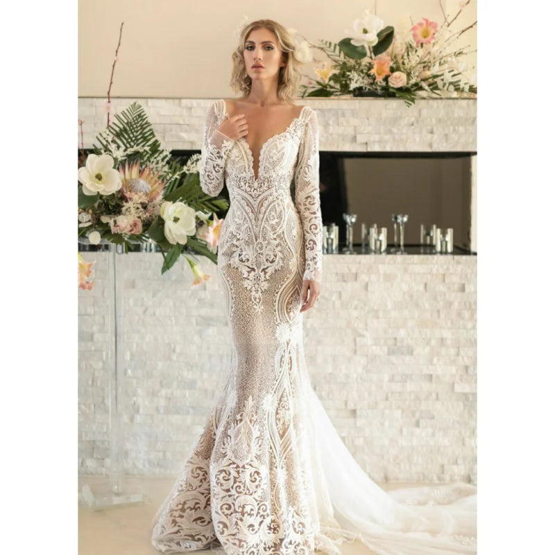 Exquisite V-neck Mermaid Wedding Dress for Plus Size Women Sweep Train Illusion Appliques Lace Long Sleeves Bridal Gown
