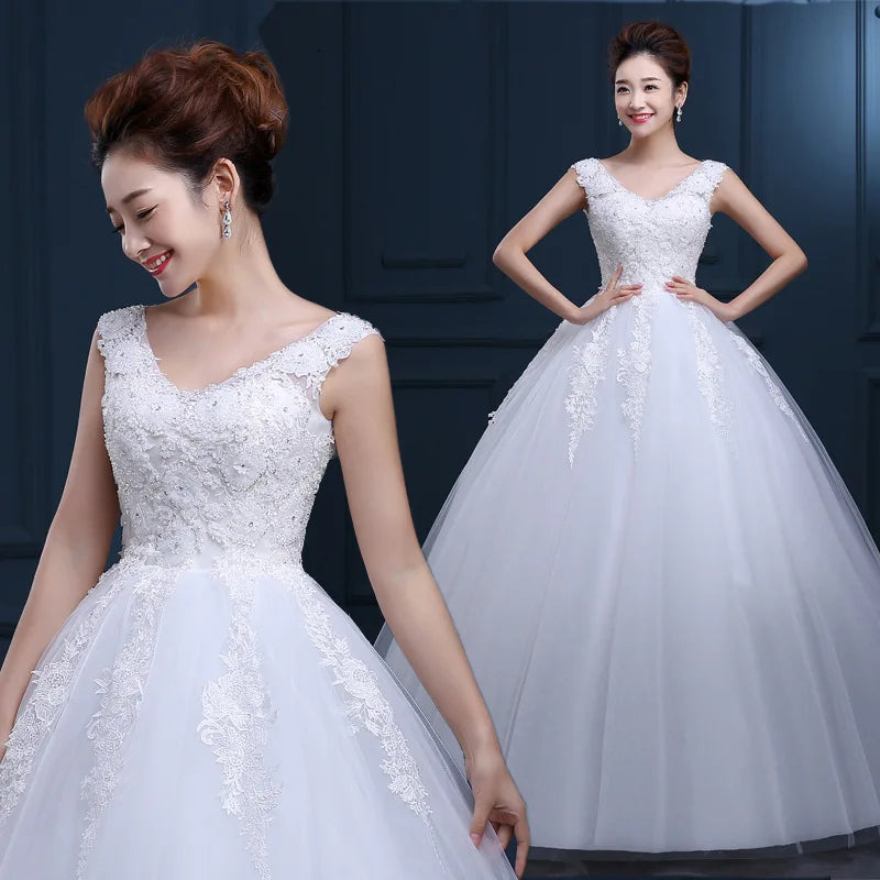 2020 Spring New Fashion V Neck White Beaded 3D Flower Floor Length Lace up Back Bridal Wedding Gown
