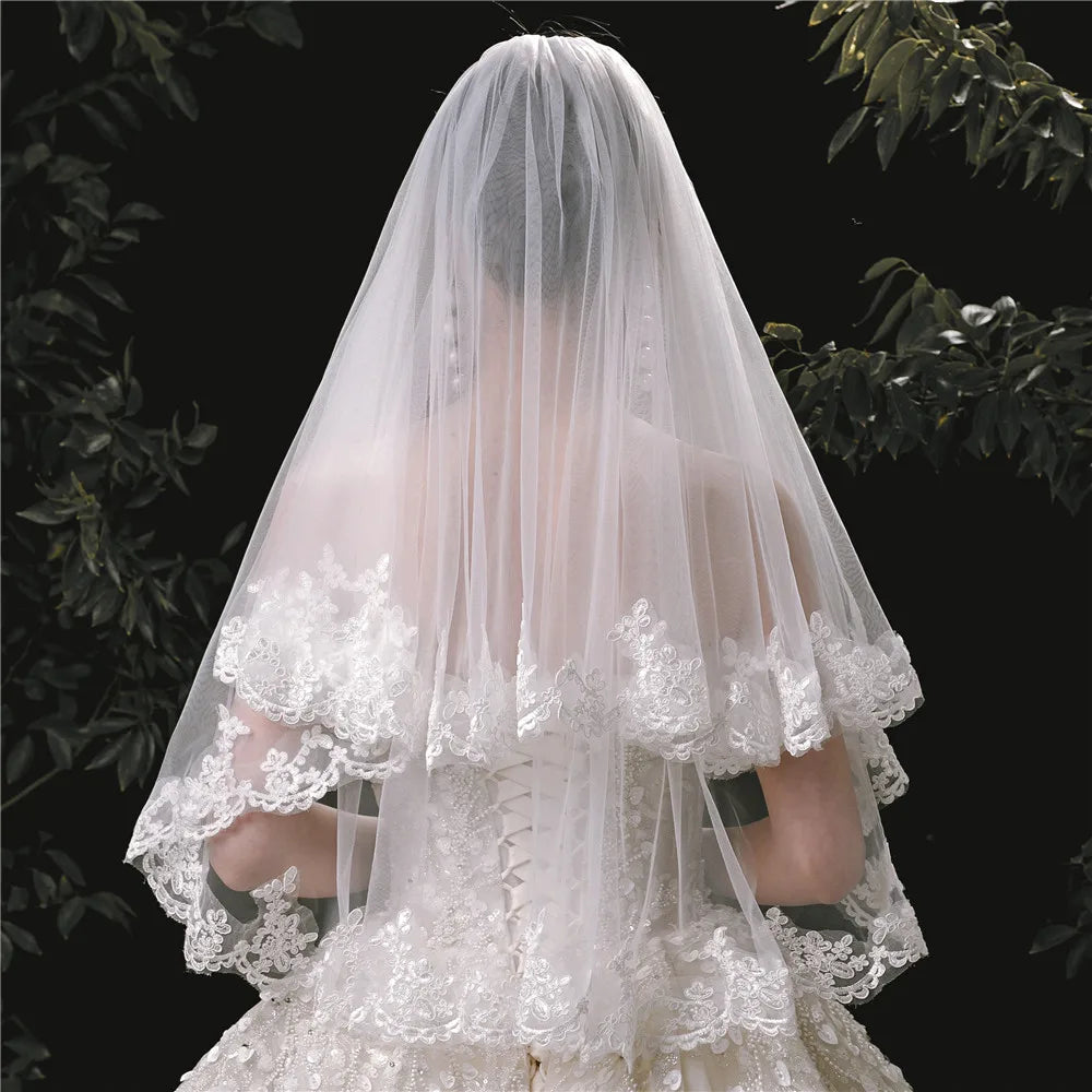 Feishiluo New Design 2-Layer Short Bridal Veils with Comb Ivory Lace Edge Beaded 100% Polyester 85+65cm for Wedding Dress