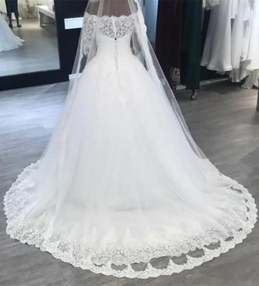 FA149 Lace Ball Gowns Long Sleeves Wedding Dresses Tiered Skirts Bateau Mopping Long Section Wedding Gown