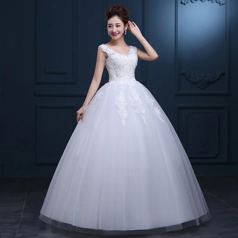 2020 Spring New Fashion V Neck White Beaded 3D Flower Floor Length Lace up Back Bridal Wedding Gown