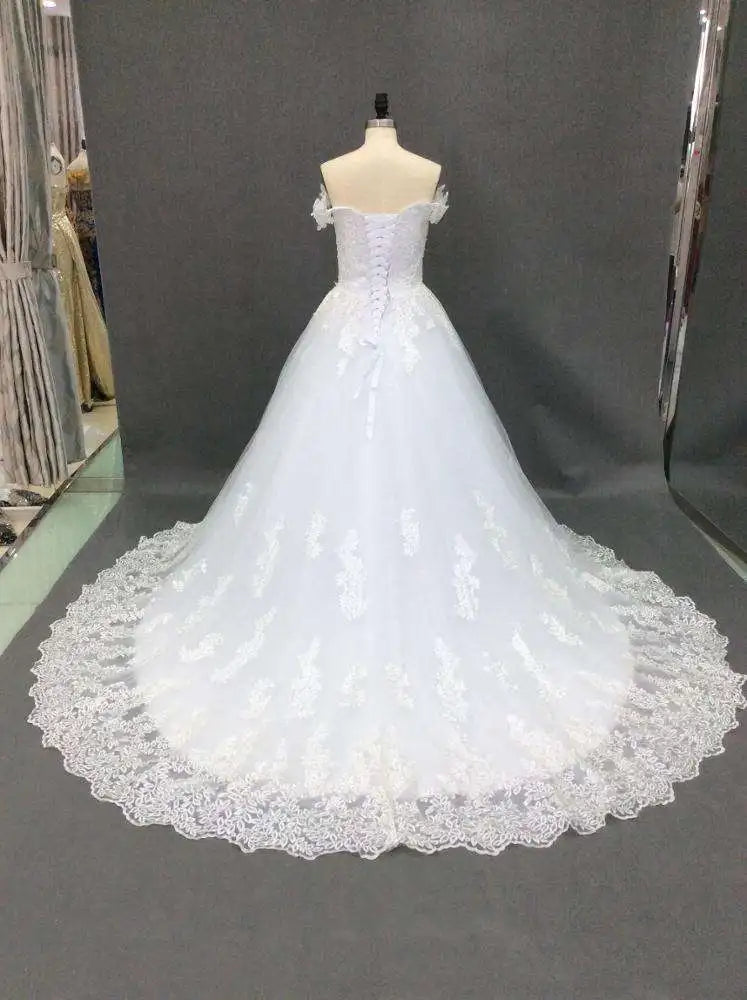 2025 Modest Neckline Short Sleeve Floor Length Custom Long Formal Bridal Dubai Muslim Bridal Wedding Dress