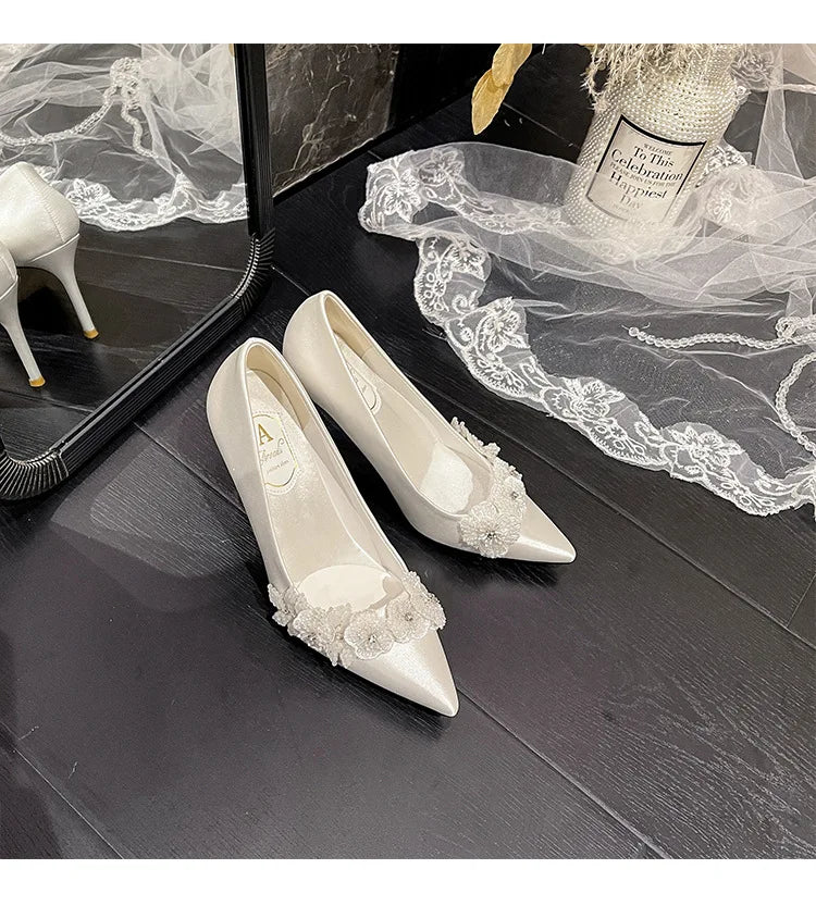 2023 Wedding Bridal Shoes Silk White Flower Temperament Dress 7CM/9CM Thin Heels Slip-On Ladies for Summer Autumn Breathable