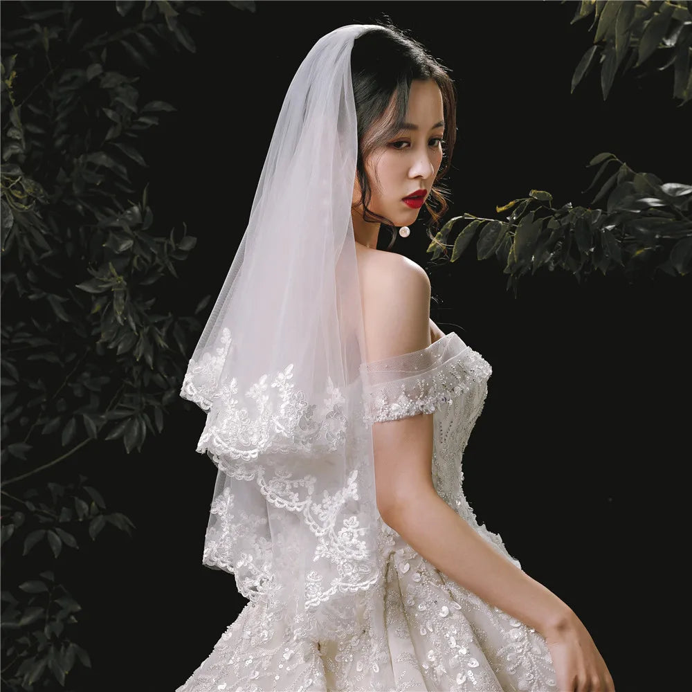 Feishiluo New Design 2-Layer Short Bridal Veils with Comb Ivory Lace Edge Beaded 100% Polyester 85+65cm for Wedding Dress