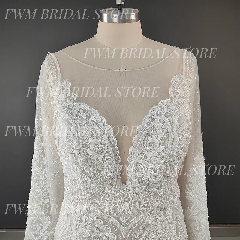 Exquisite V-neck Mermaid Wedding Dress for Plus Size Women Sweep Train Illusion Appliques Lace Long Sleeves Bridal Gown