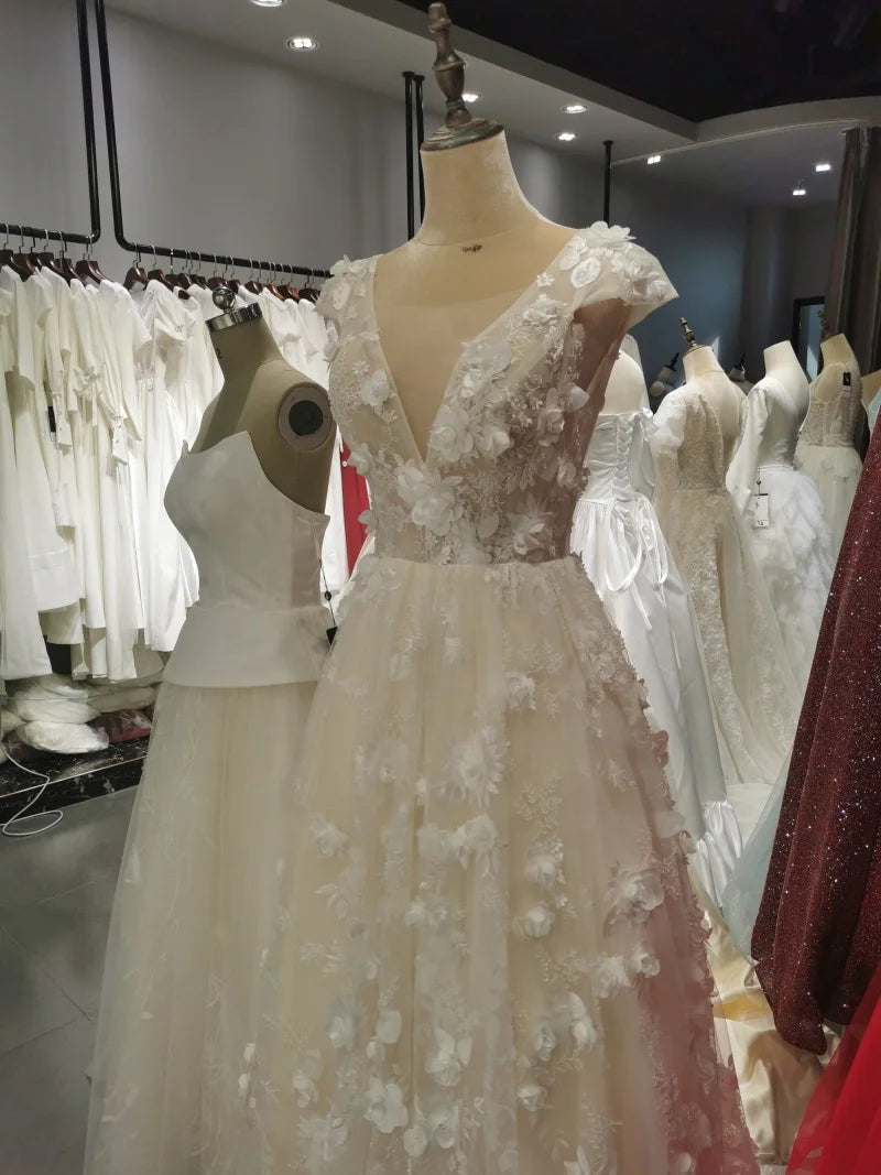 #8100 Prime Quality Real Photos Cap Sleeve Champagne Special Design Lace A-Line Backless Bridal Gown Wedding Dress
