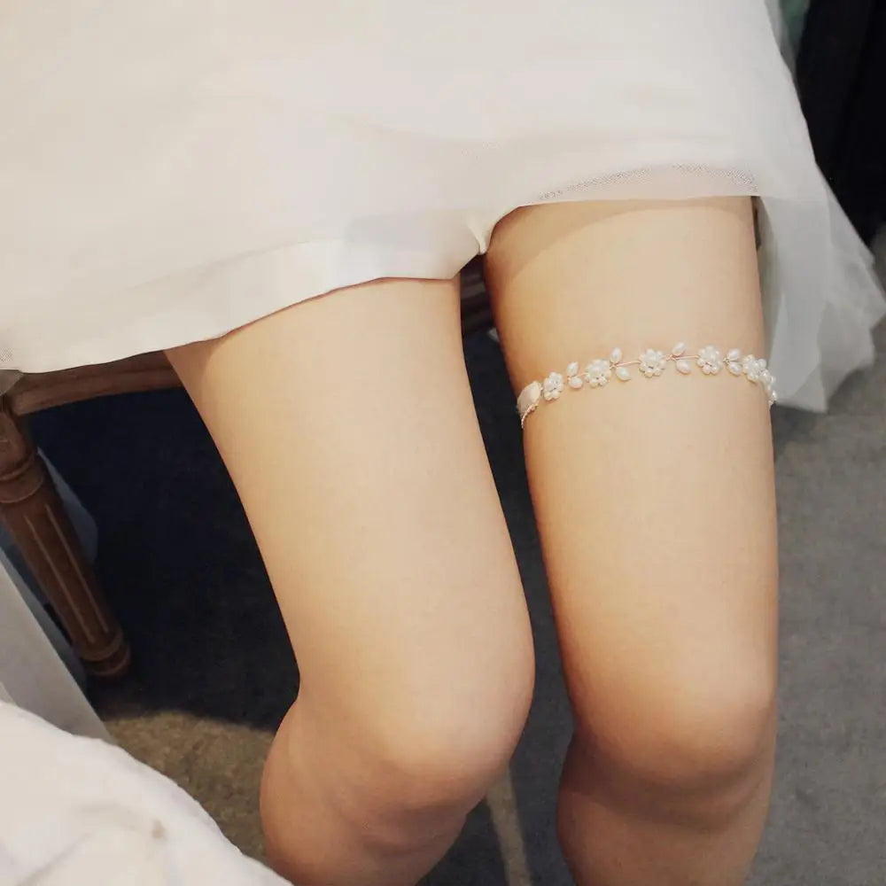 SLBRIDAL Sexy Lace Flower Simulated Pearls Wedding Garter Belt Bridal Thigh Leg Garter Ring For Women/Female/Bride