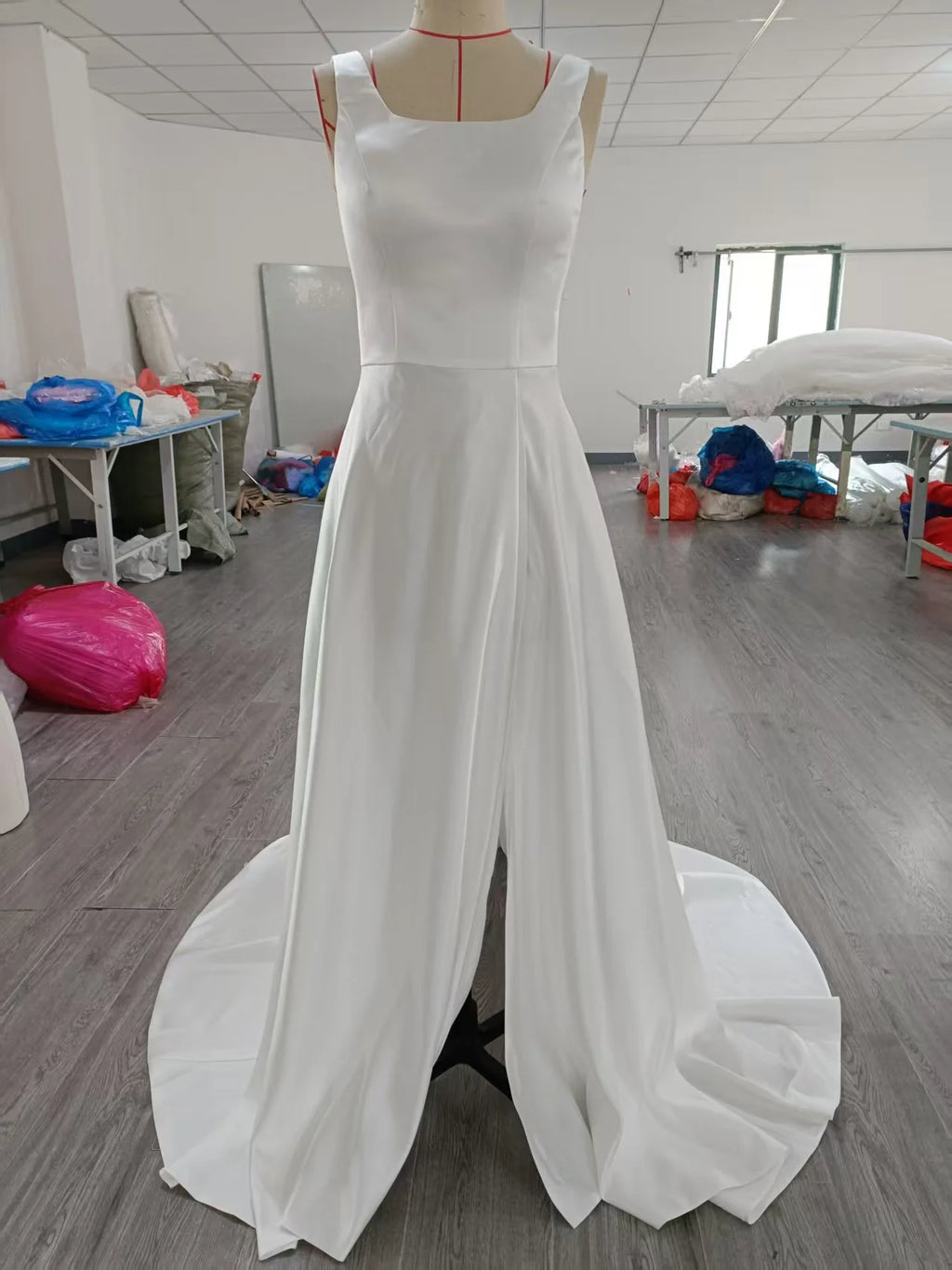 Customized Elegant Princess Style Wedding Dress Slit Tail Modern Draped Decoration Anti-Static Plus Size Bridal Gown China