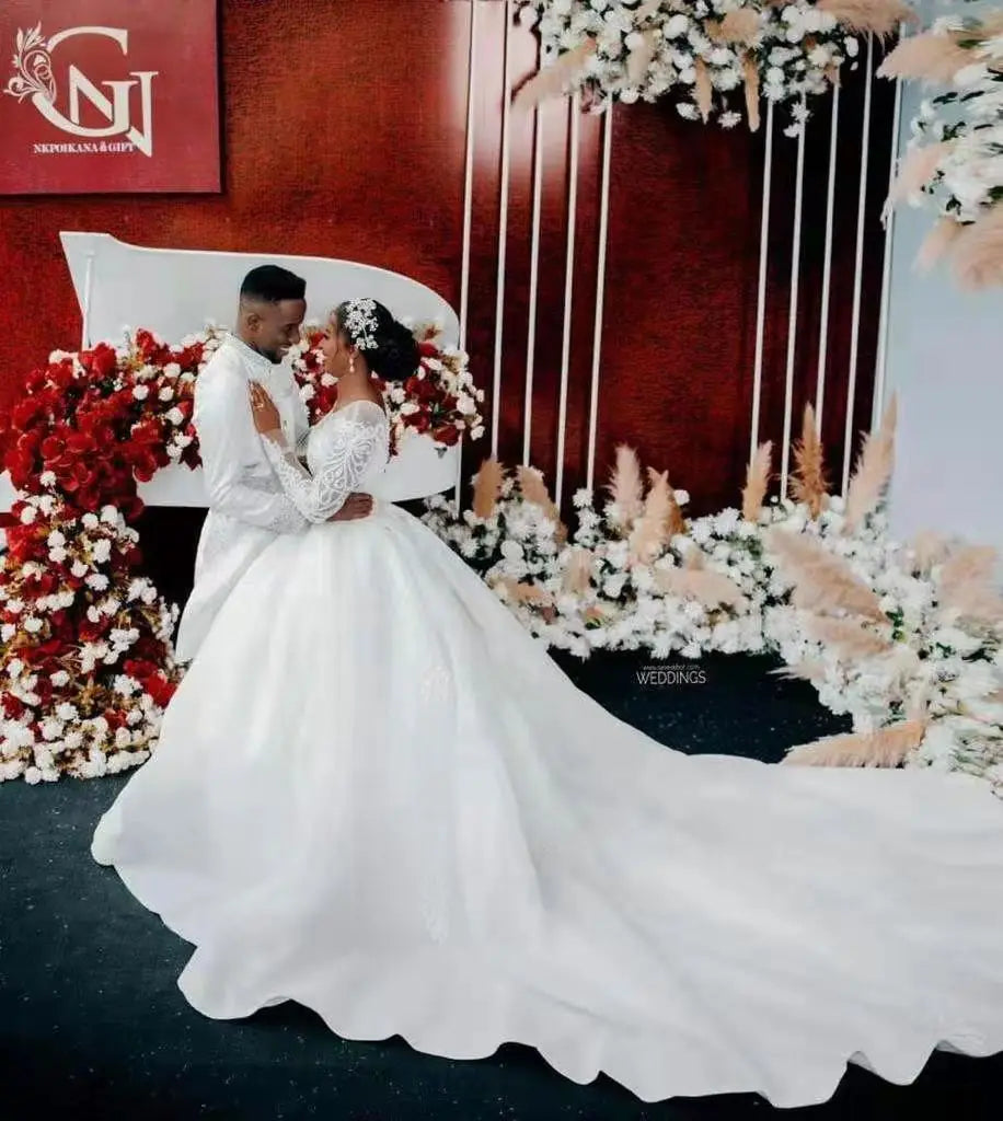 S440A     High Quality Same As Video Wholesale Bride Lace Long Sleeve Custom Wedding Dresses