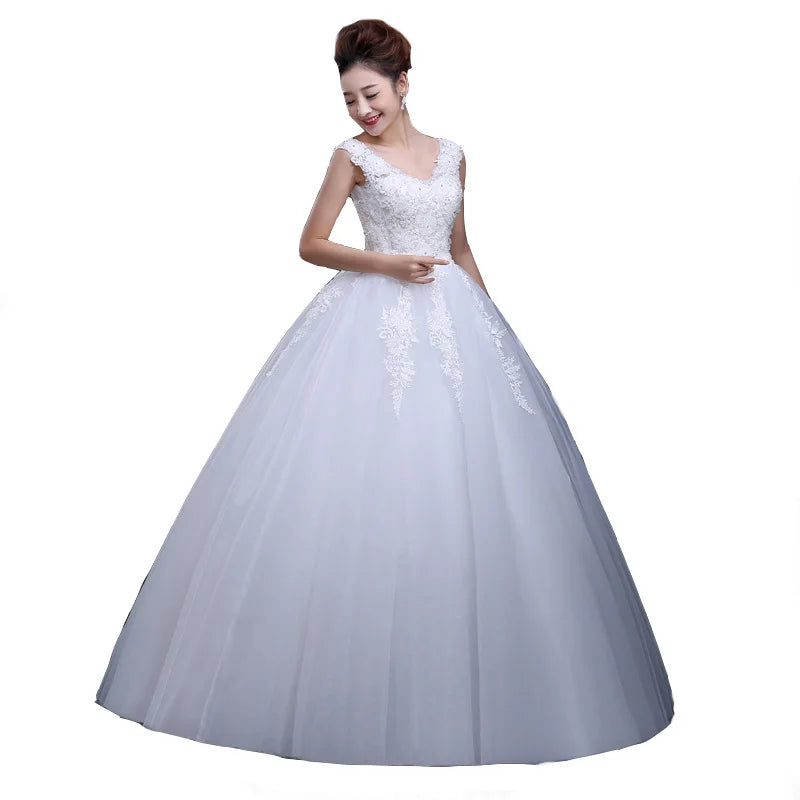 2020 Spring New Fashion V Neck White Beaded 3D Flower Floor Length Lace up Back Bridal Wedding Gown