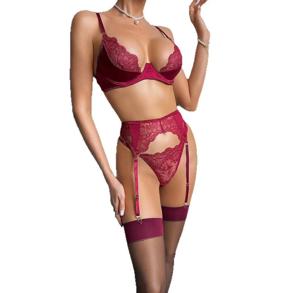 Women's Intimates High-End Polyester Sheer Lace Embroidery Eyelash Trim Flirtatious Seductive Sexy Lingerie Set