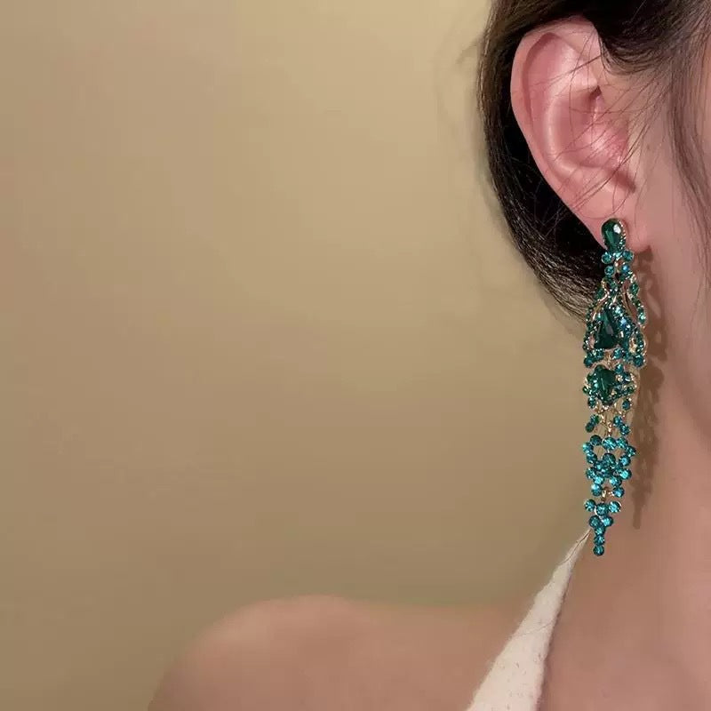 Women's Exaggerated Green Diamond Flower Personalized Design Long Ear Clip
