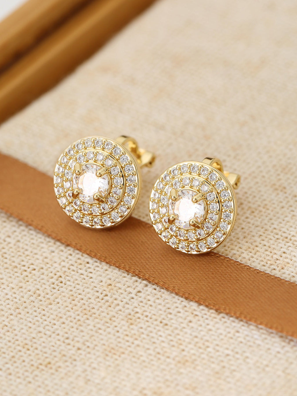 Hop Round High-grade Light Luxury Full Diamond Earless Ear Clip