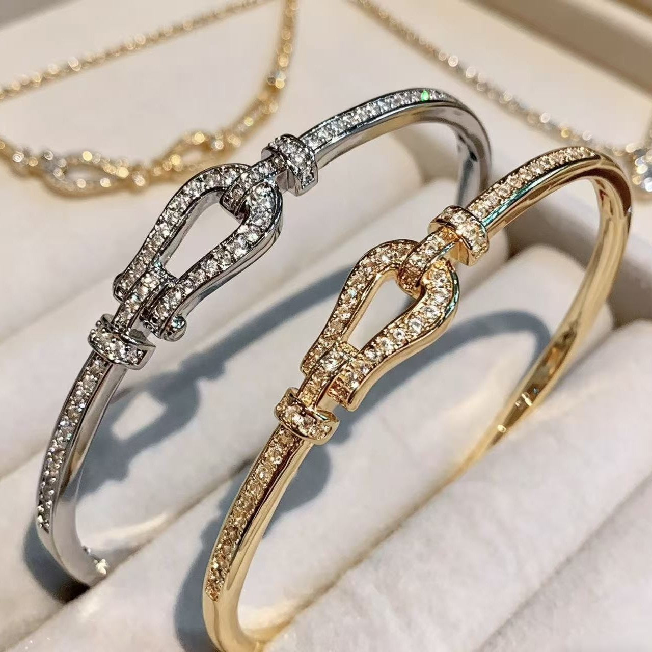 Vachette Clasp Full Diamond Gold Plated Temperament Bracelets