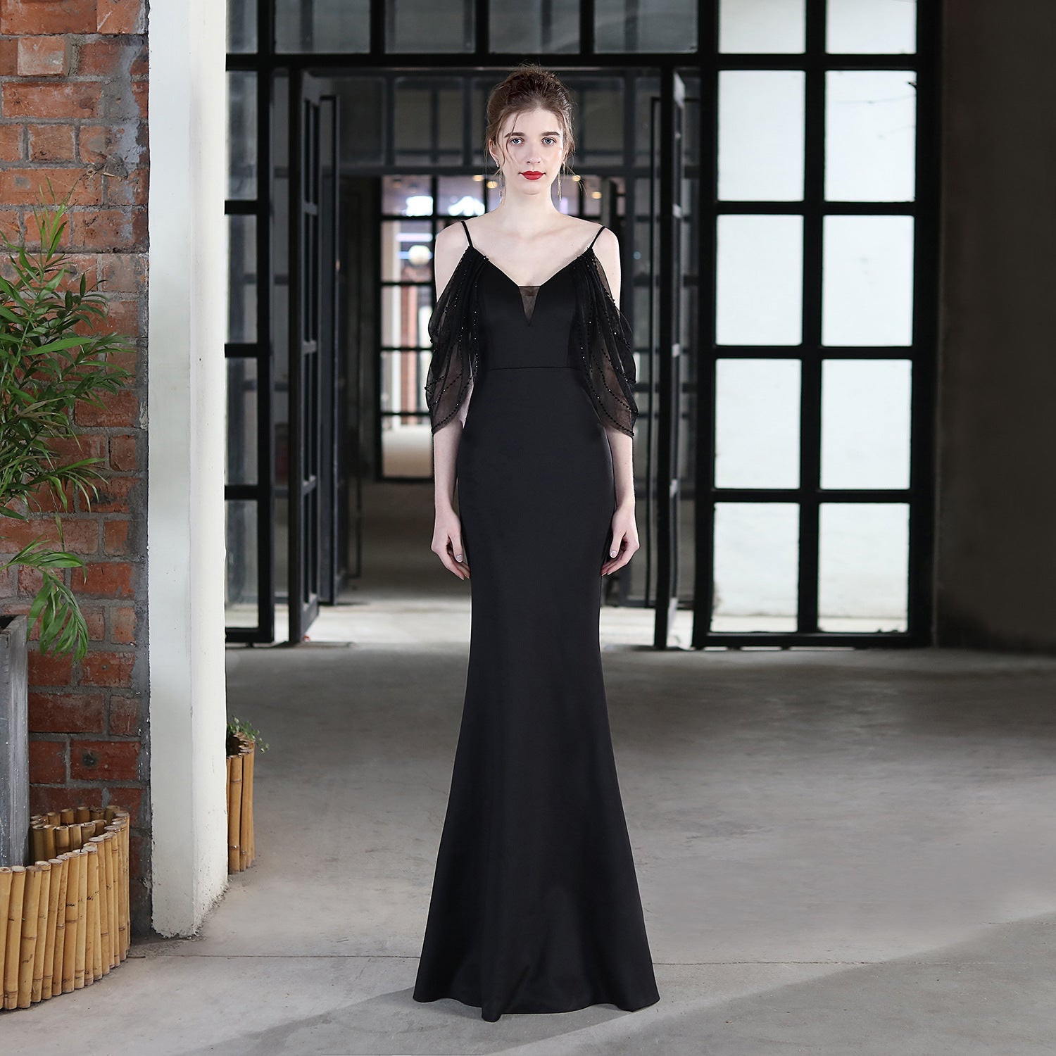 V-Neck Lace Fishtail Wedding Toast Dress