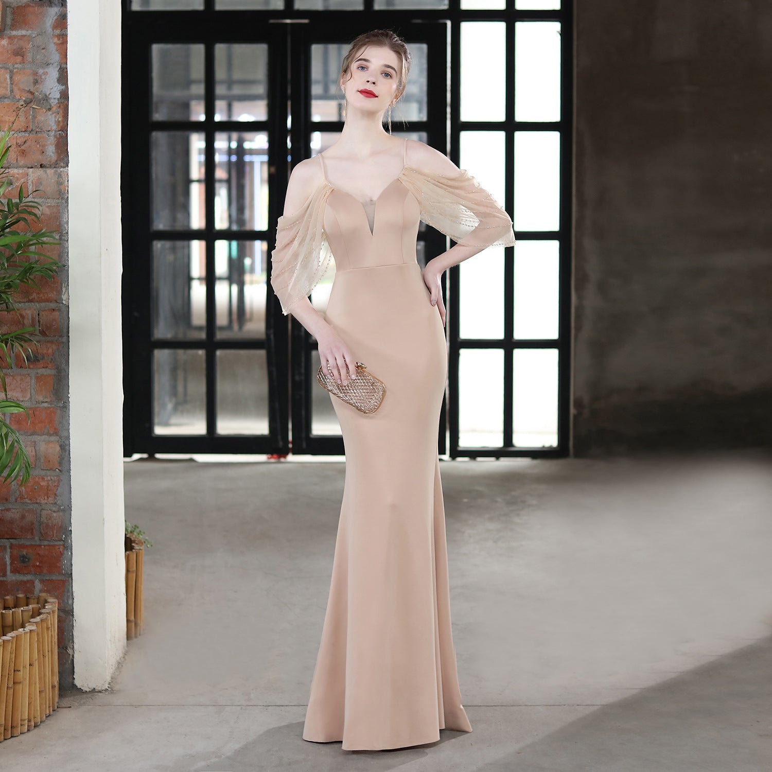 V-Neck Lace Fishtail Wedding Toast Dress