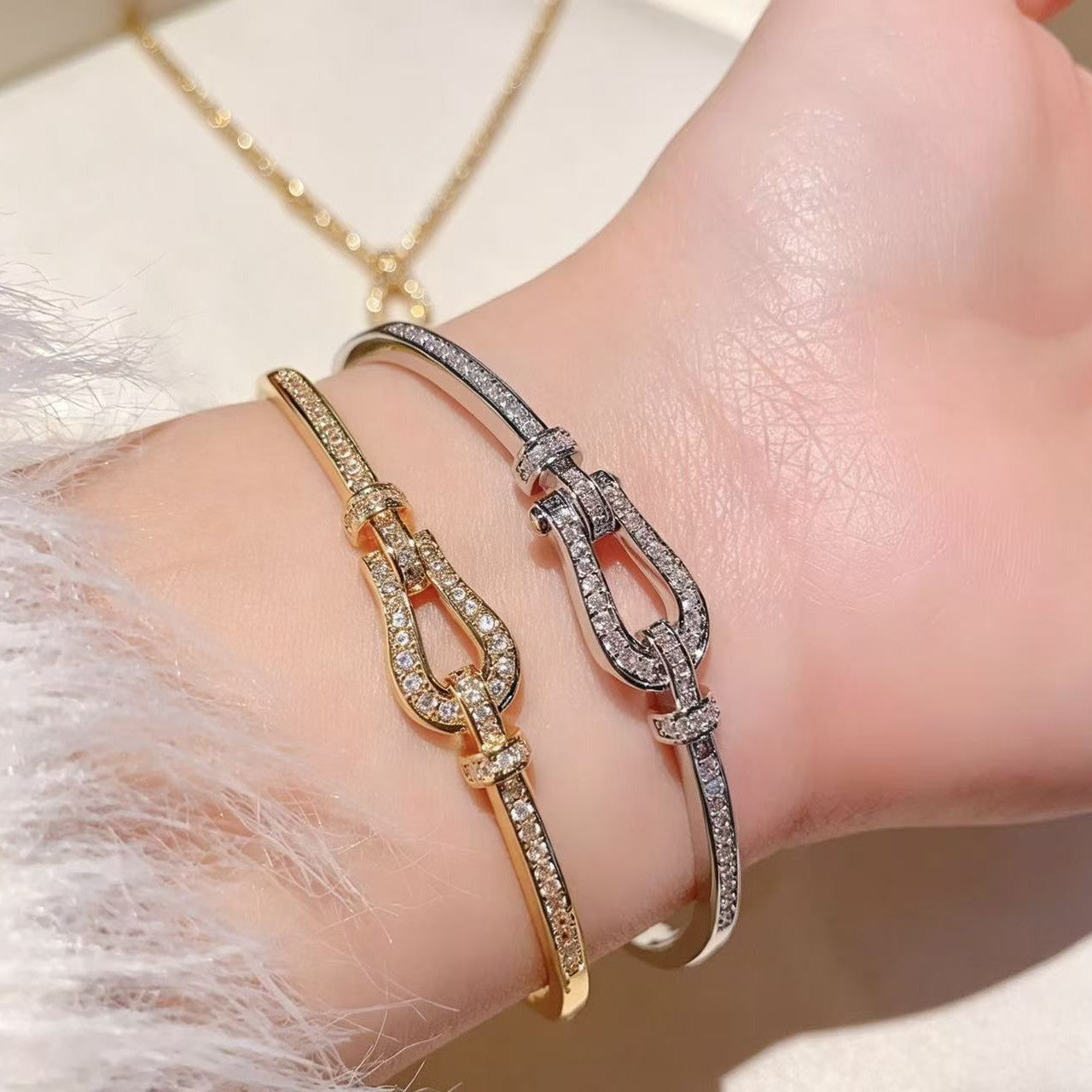 Vachette Clasp Full Diamond Gold Plated Temperament Bracelets