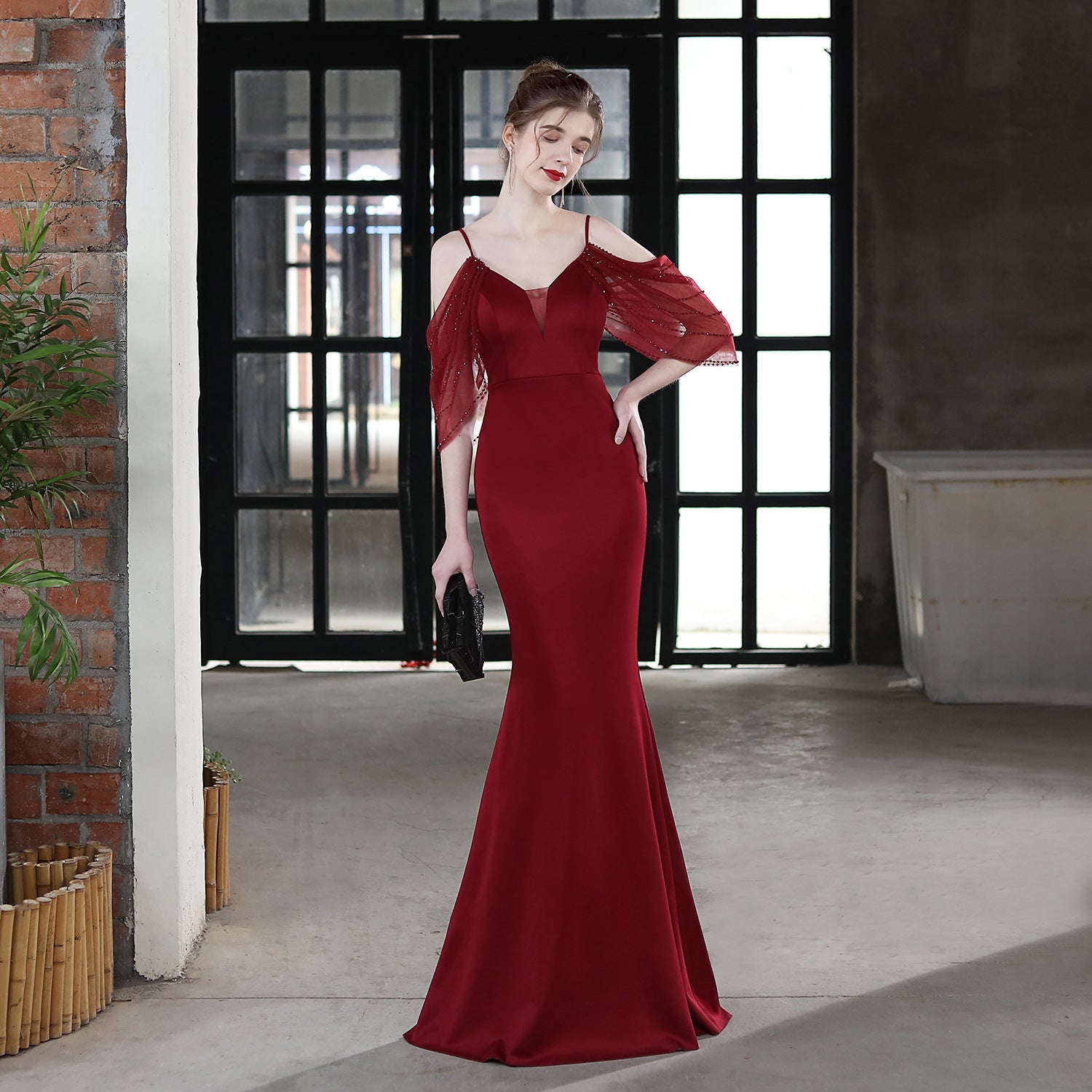 V-Neck Lace Fishtail Wedding Toast Dress