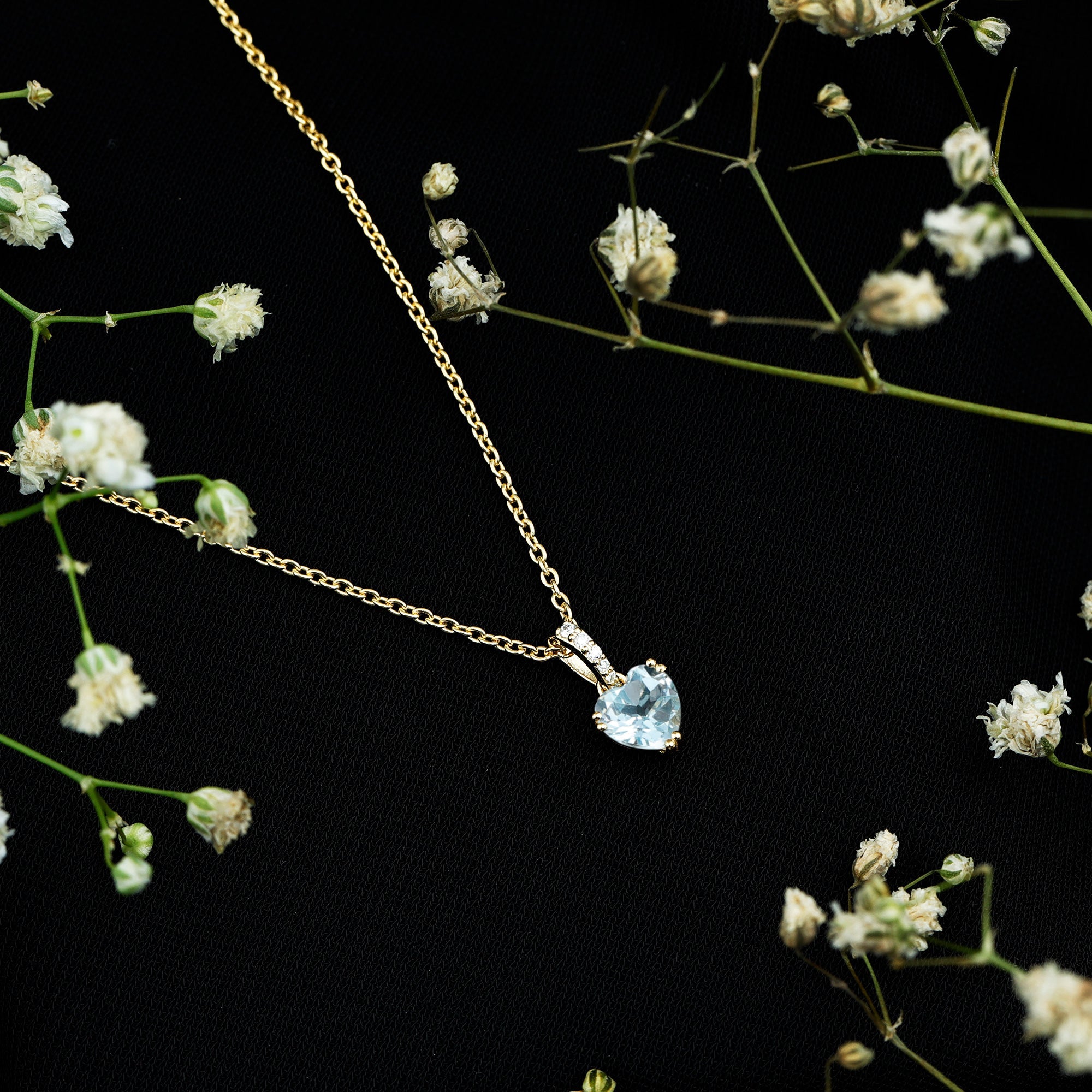 0.9 Carat Swiss Blue Topaz Solitaire and Diamond Heart Necklace with Chain