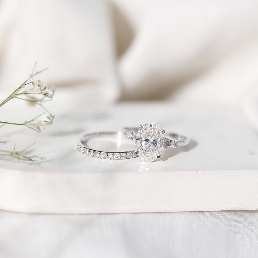 4 Carat Oval Wedding Ring Set with IGI Certified Lab Grown Diamond