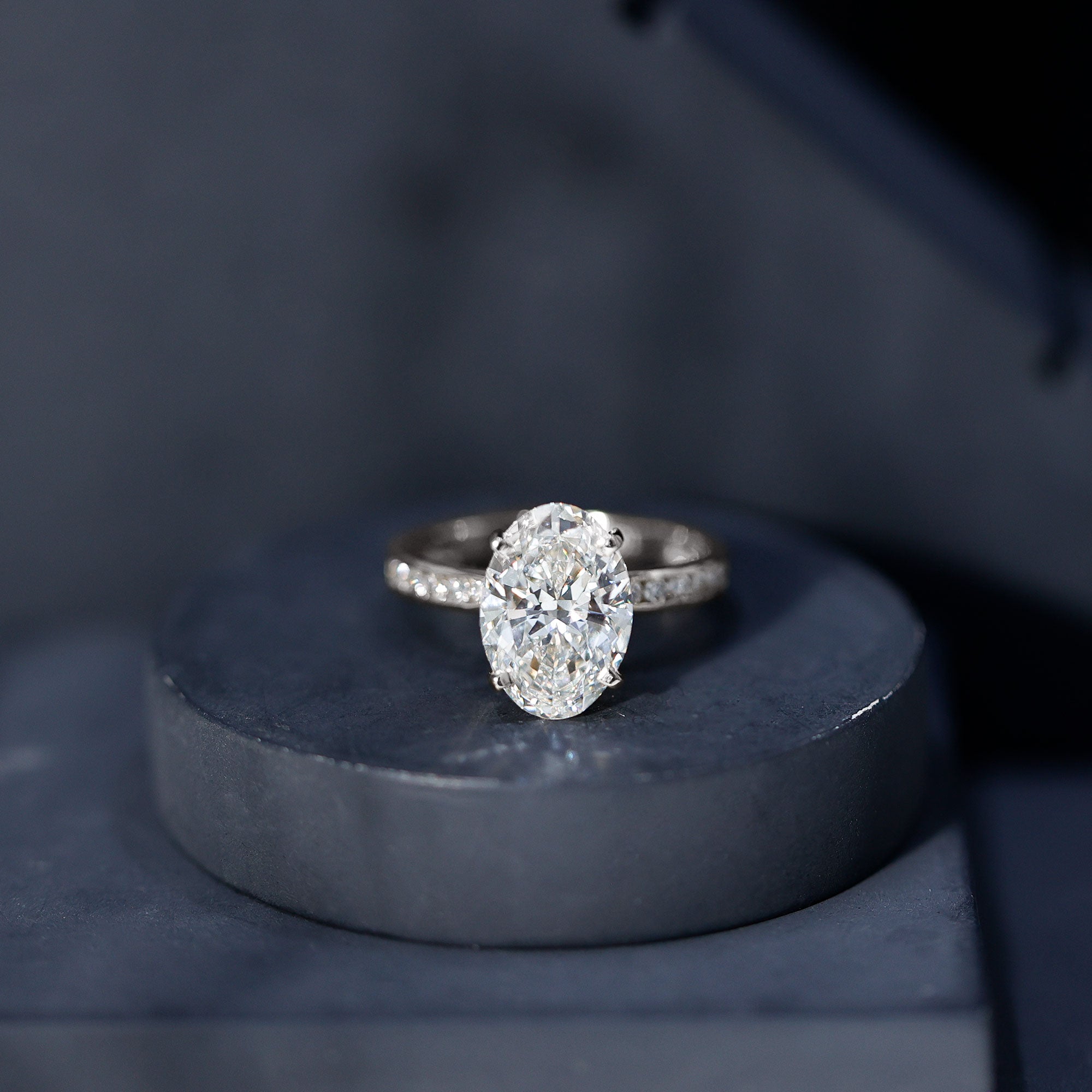 Oval Cut 5 Carat Lab Grown Diamond Big Engagement Ring with IGI Certificate