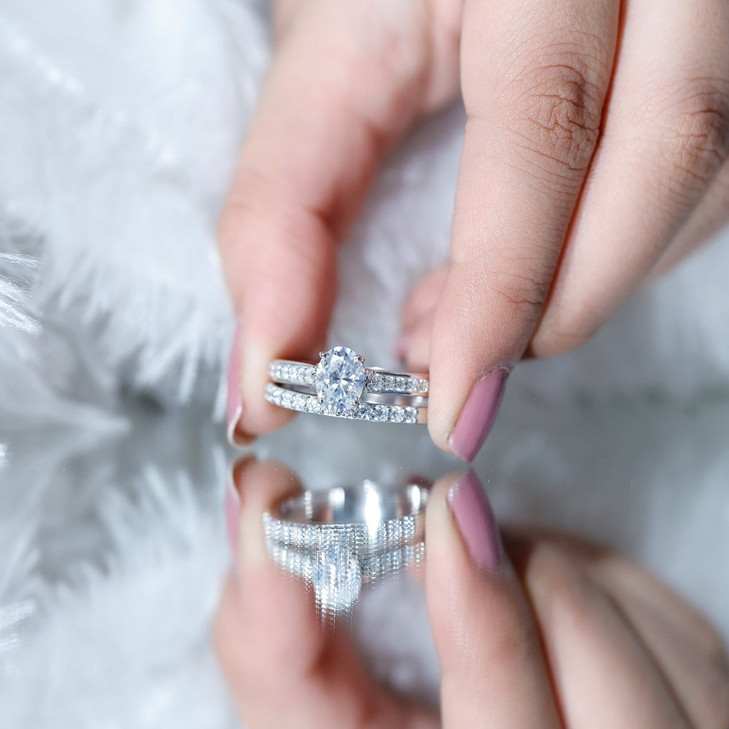Oval Shaped 1 Carat Lab Grown Diamond Bridal Ring Set with IGI Certificate