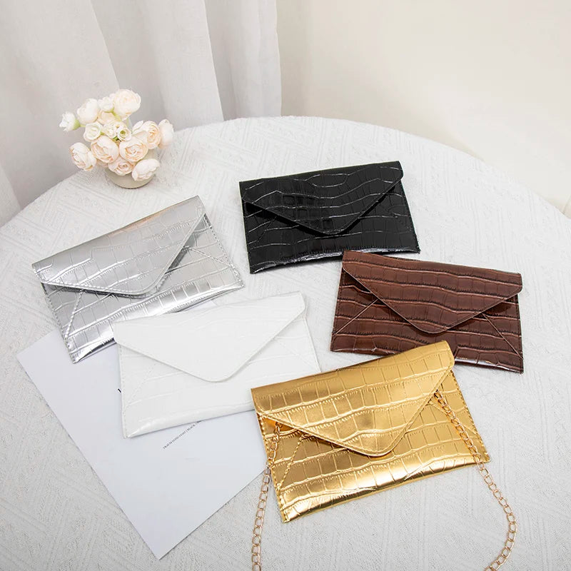 Banquet Chain Shoulder Clutch