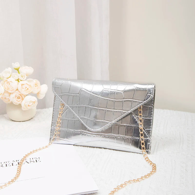 Banquet Chain Shoulder Clutch