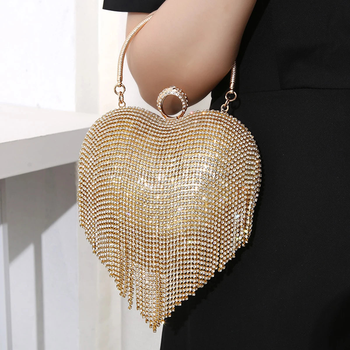 Heart Pattern Diamond Tassel Clutch