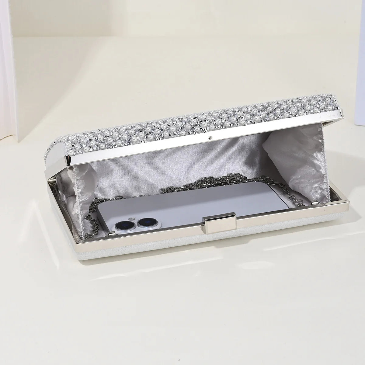 Ladies Evening Bags Clutch Bag Elegant Shiny Hard Metal Buckle Wedding Bridal Dress Evening Bag Banquet Party Handbags