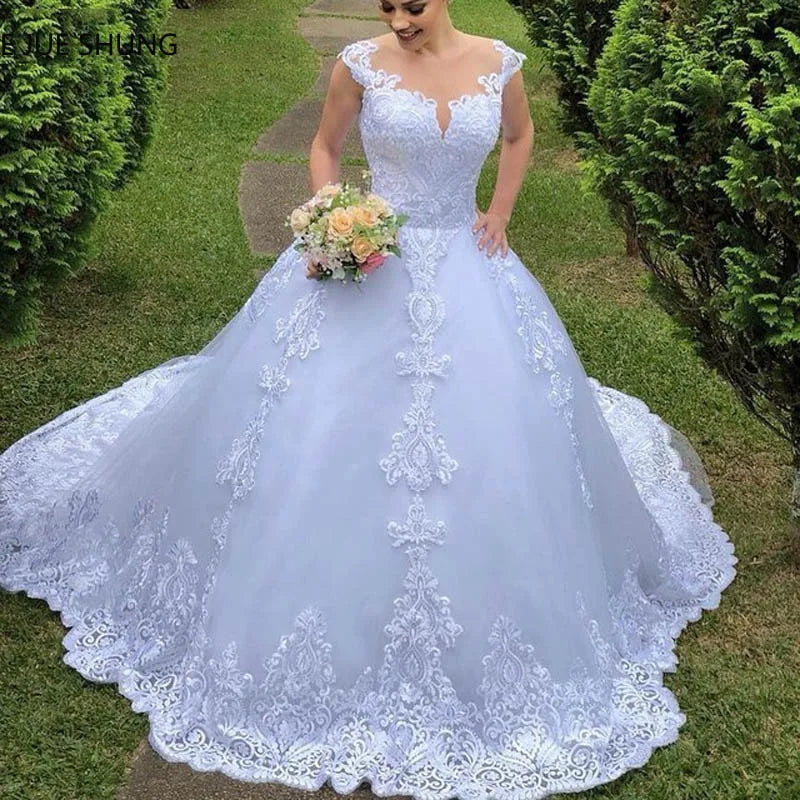 V-Neck Luxury Lace Ball Gown Wedding Dress with Train