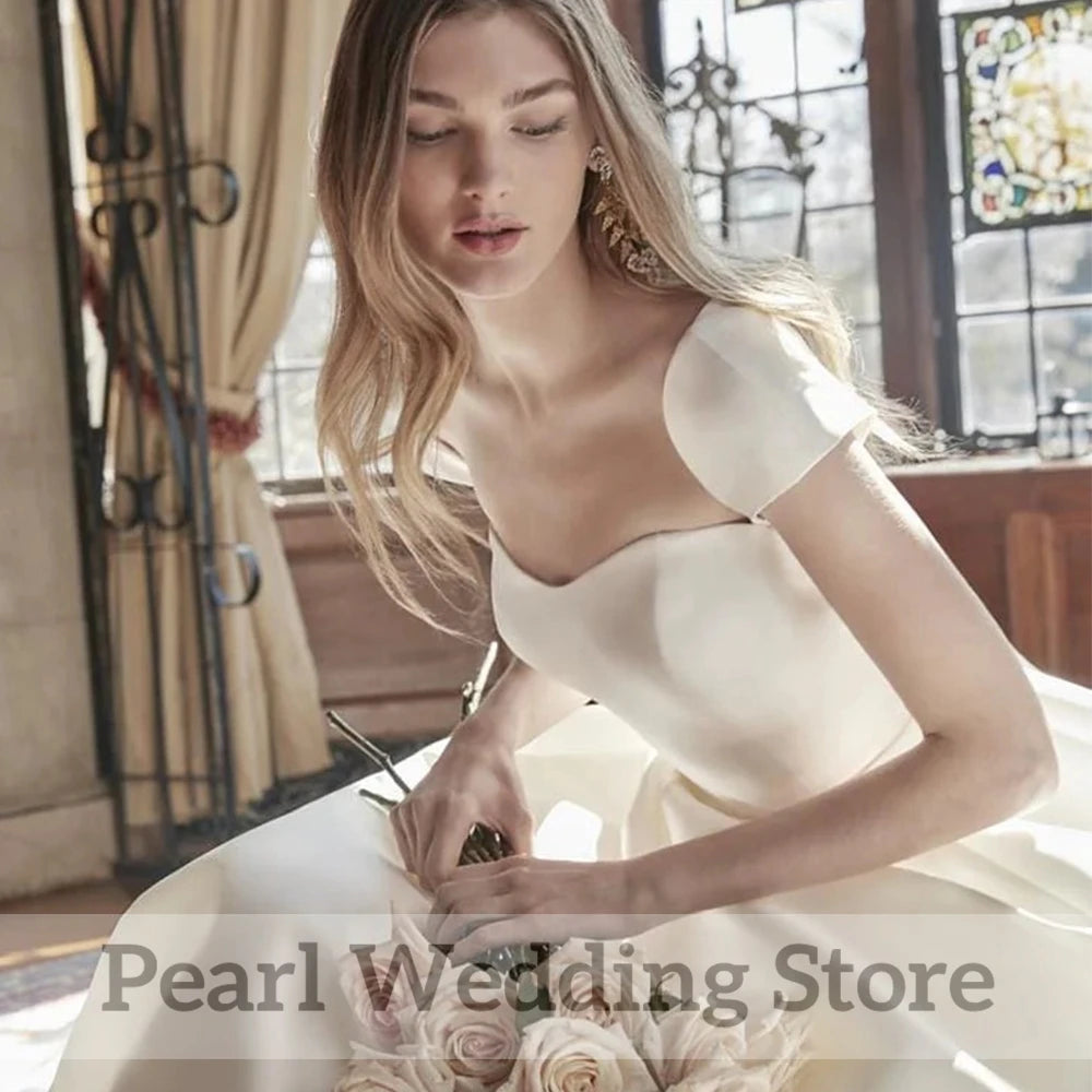 Vintage Sweetheart Wedding Dress Cap Short Sleeve A-Line Satin with Button Floor Length Bridal Robe De Mariée Sweep Train Gowns