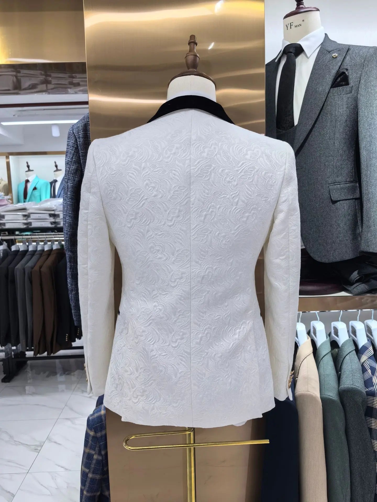 Thorndike Mens Wedding Suits White Jacquard with Black Satin Collar Tuxedo3 Pcs Groom Terno Suits for Men(Jacket+Vest+Pants)