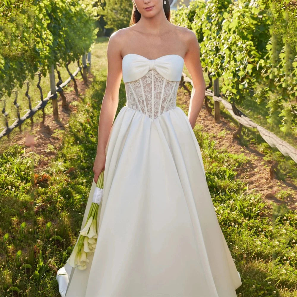 Bridal Customized Wedding Dress Classic Strapless Satin and Lace A-Line Sweetheart Sleeveless Backless Sweep Train Bride Gown