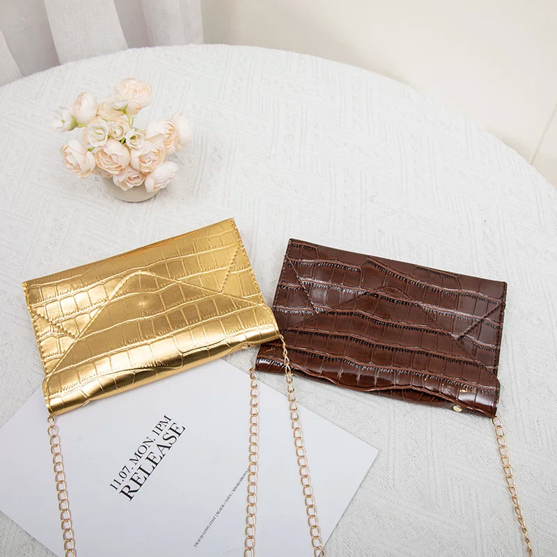Banquet Chain Shoulder Clutch