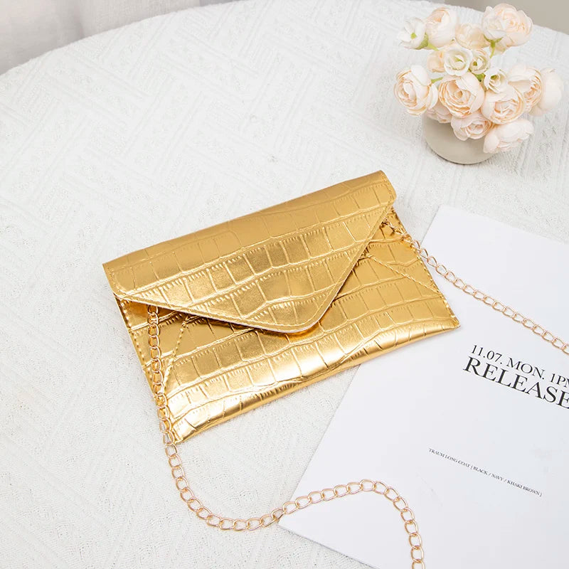 Banquet Chain Shoulder Clutch