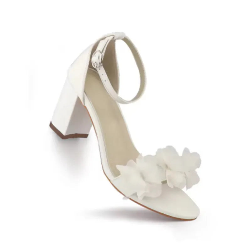 2025 Summer Wedding Shoes White Flower Open Toe Sandals Dress Shoes Thick Heels Party Shoes Women Pumps