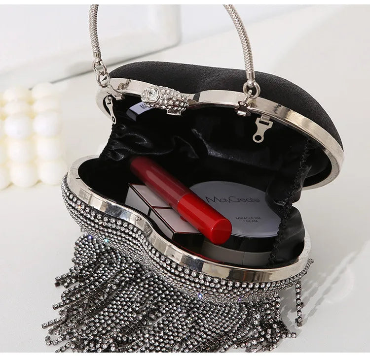 Heart Pattern Diamond Tassel Clutch