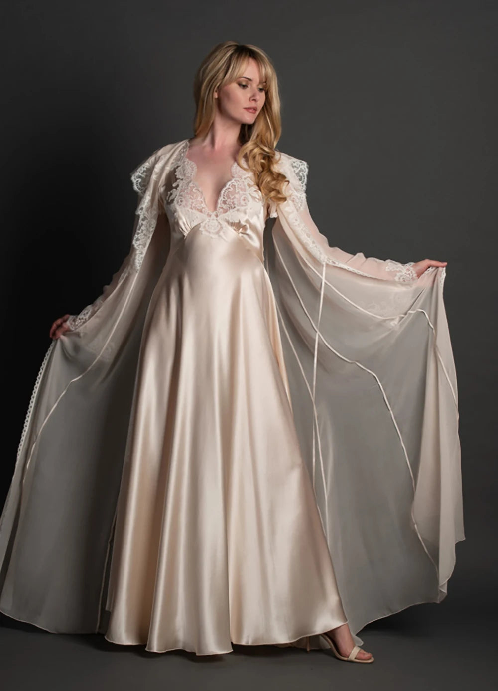 Graceful Sleepwear Women Maternity Appliques Long Sleeve Wedding Bridal Robe Customized Nightgown Pajamas