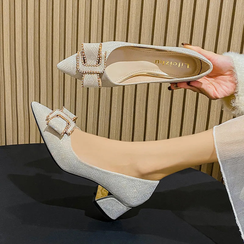 Big Size35-43 Women Pointed Toe Dress Shoes Diamond Bow-knot Buckle Design Med Heel Pumps Chunky Heels Bride Wedding Party Shoe