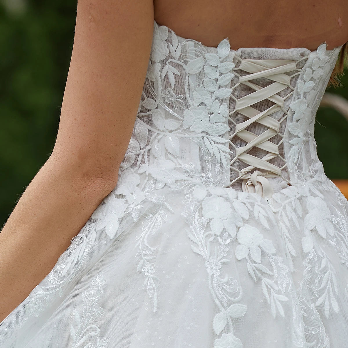 Elegant Lace Wedding Dresses for Women 2024 Sleeveless Deep V-Neck Sparkly Bridal Gowns Sweetheart Wedding Gown for Women Luxury