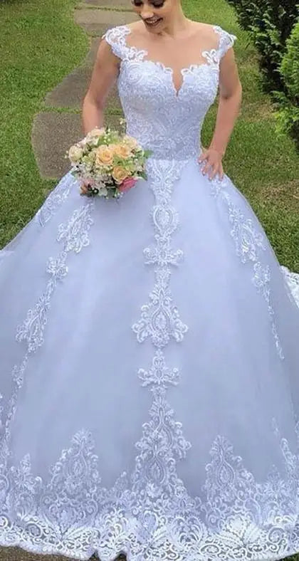 V-Neck Luxury Lace Ball Gown Wedding Dress with Train