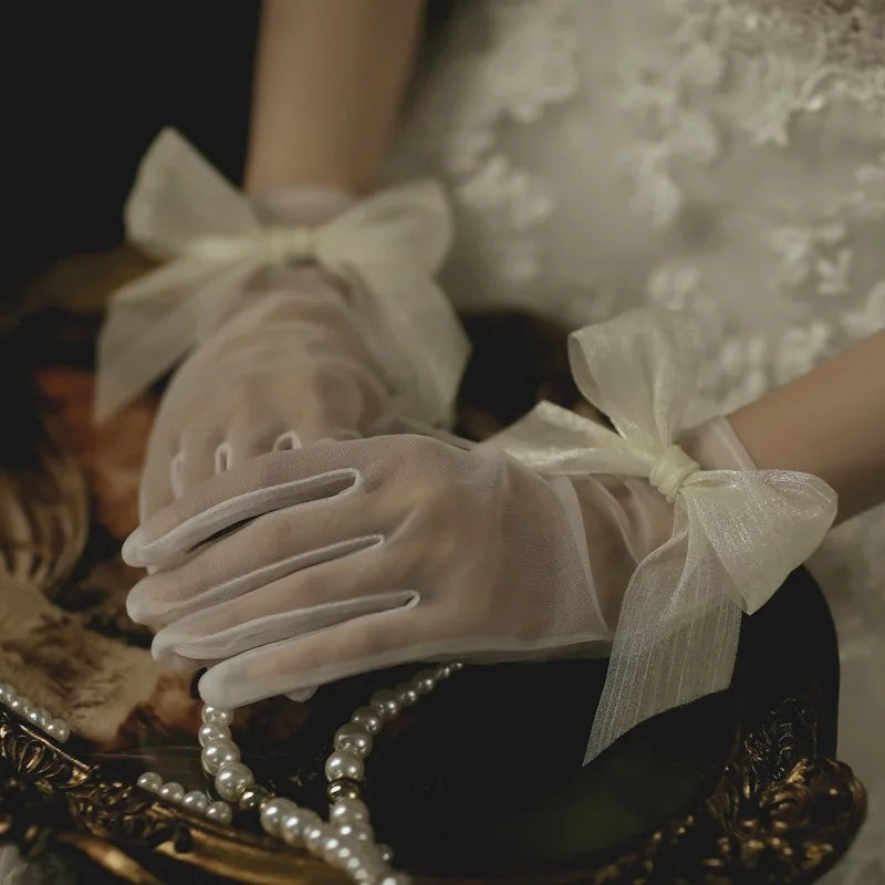 1 Pair Vintage bridal Wedding Gloves White Bride Dress Gloves Mesh Bow Pearl Short Lace Gloves Wedding Accessories